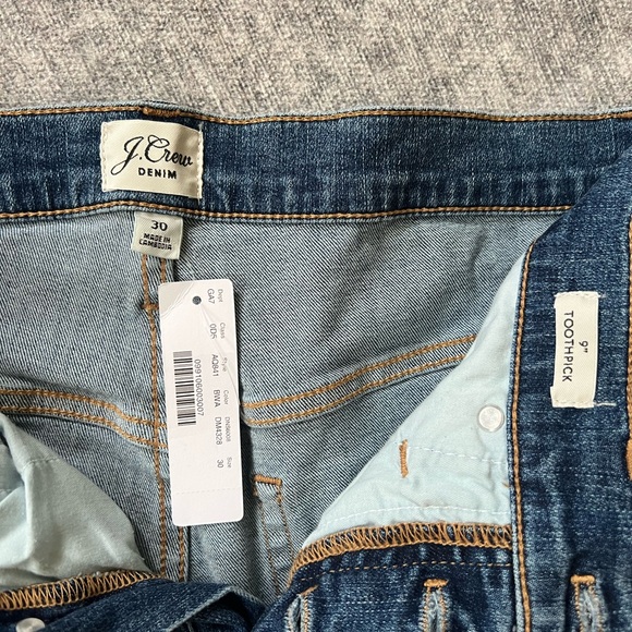Brand new with tags! J.Crew button fly jeans size 30 - Picture 2 of 3